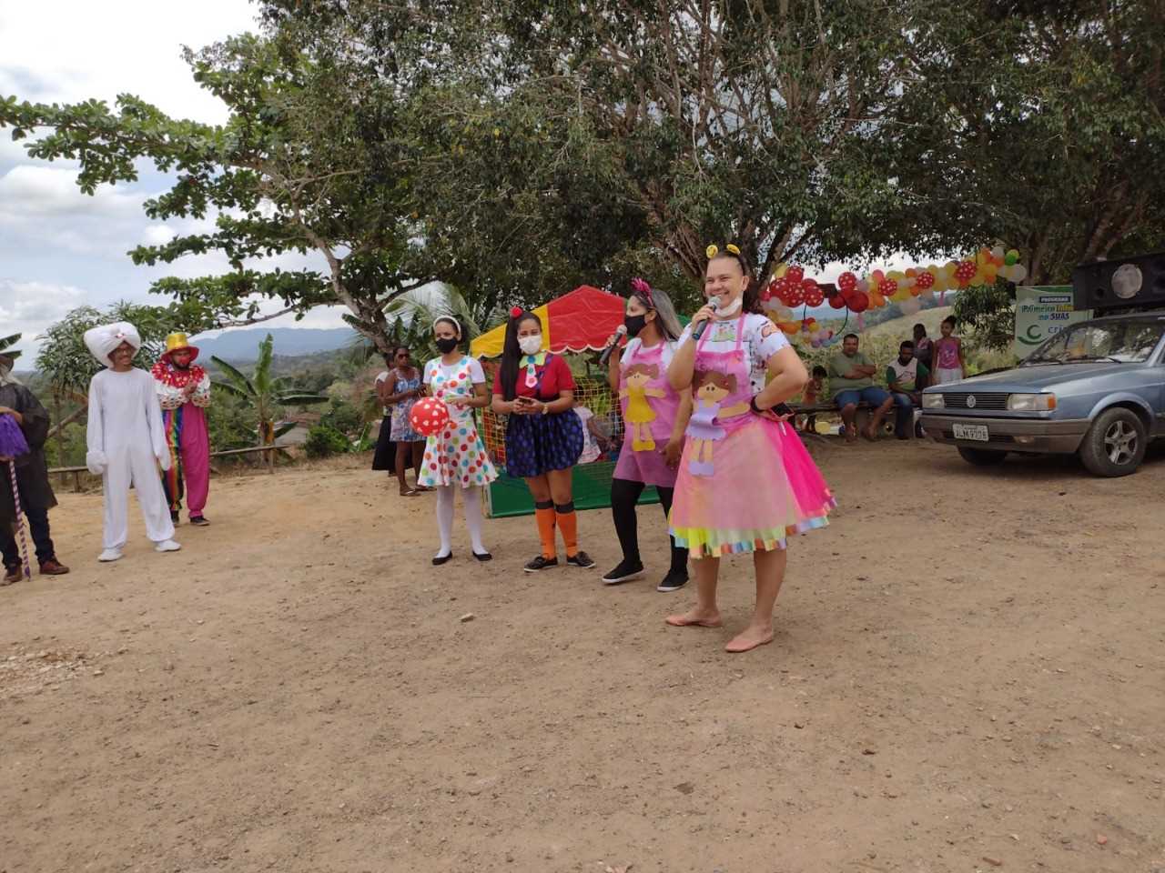 Camacã: Caravana da Alegria visita as crianças do Brogodó em Leoventura,